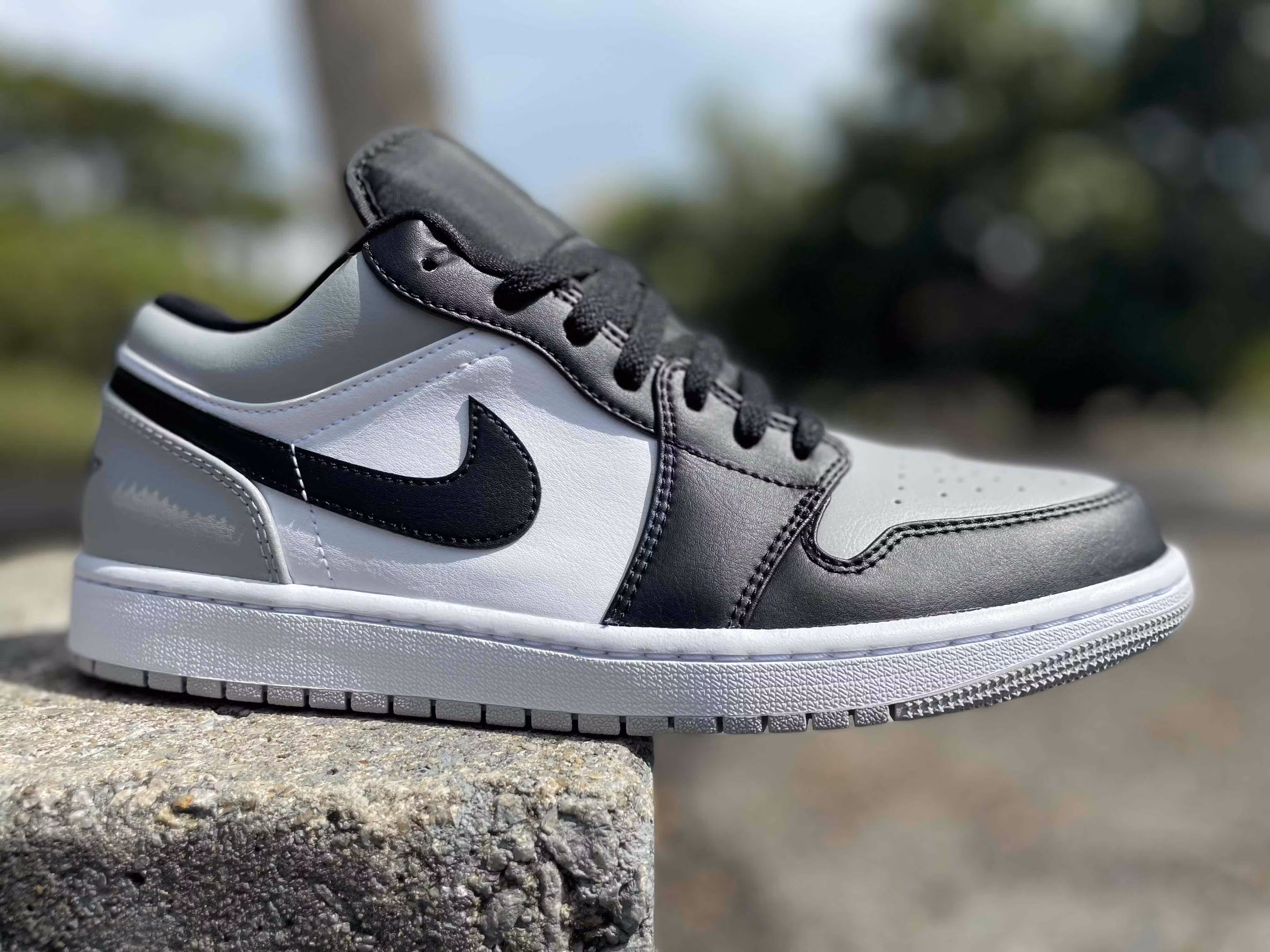 Air Jordan 1 Low 'Shadow Toe' 553558-052 Air Jordan 1 Low 'Shadow Toe' 553558-052